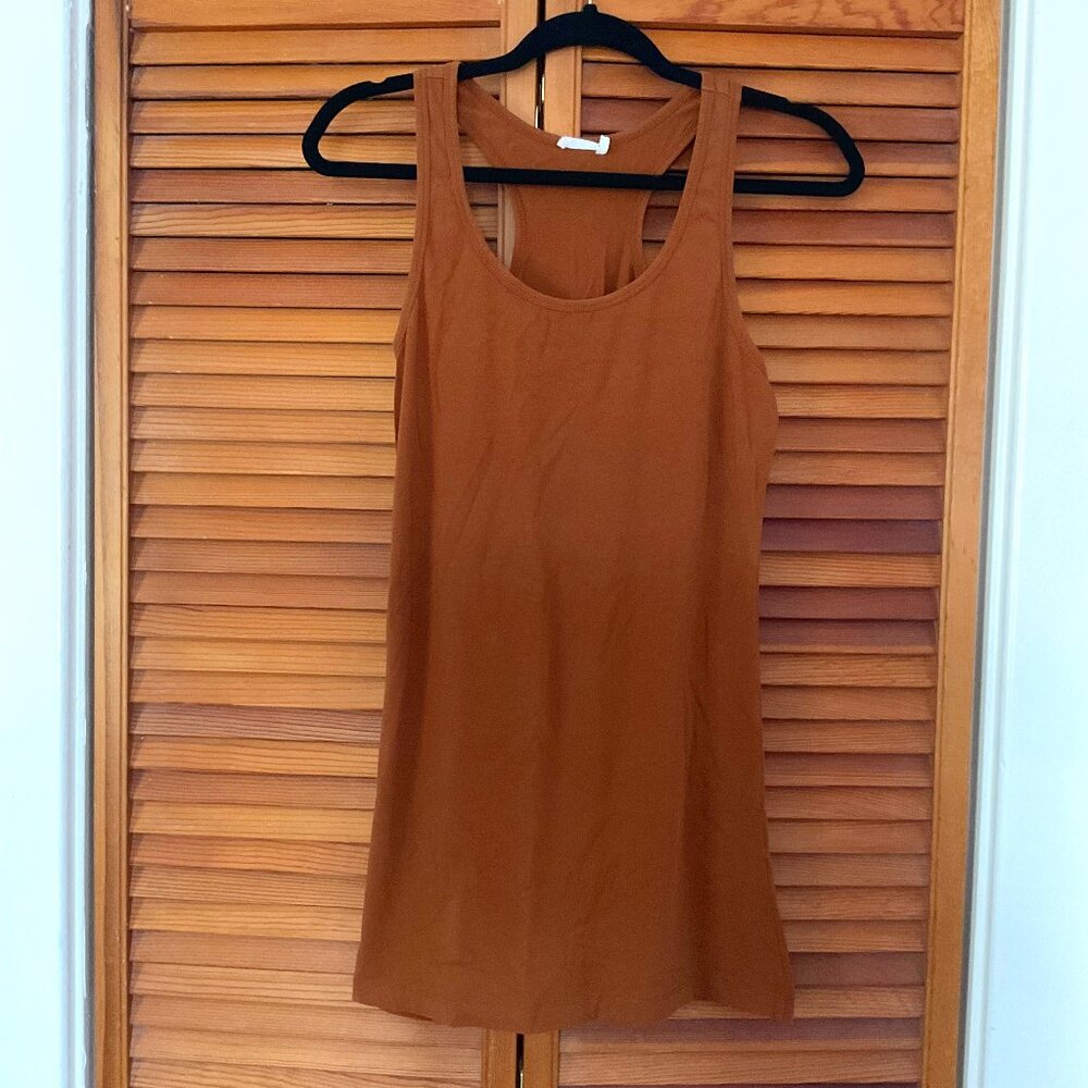 Una Pluma Organic Cotton Yogini Tank in Caramel L